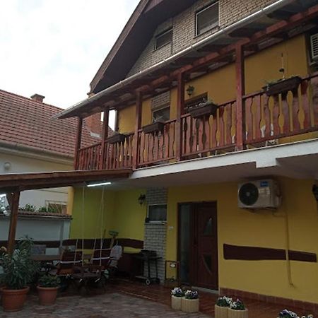 Bazsi Apartman Hajdúszoboszló 外观 照片