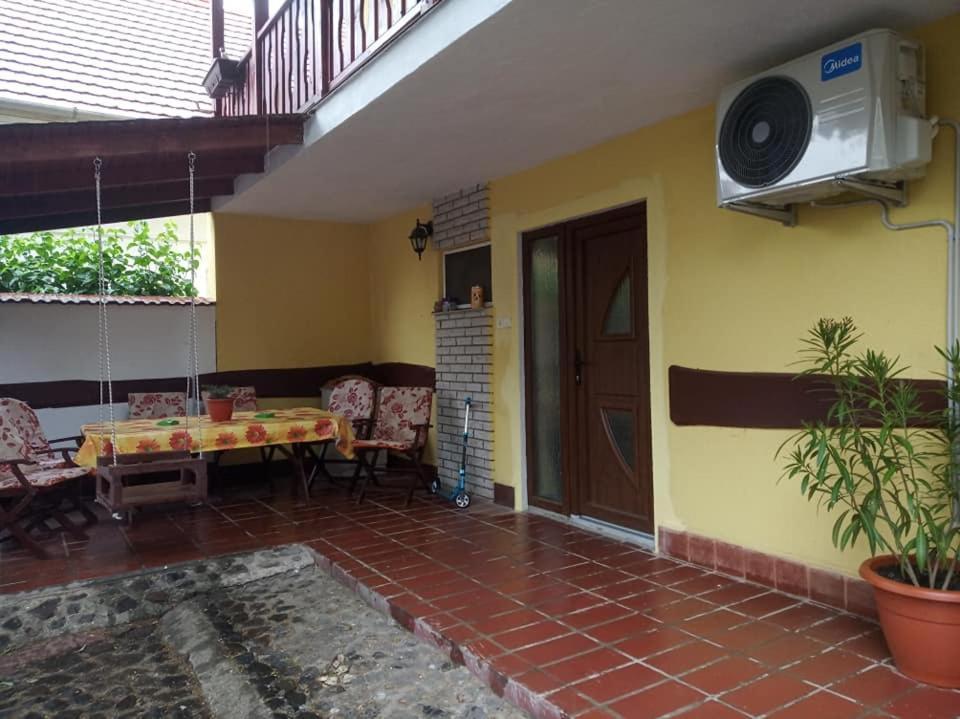 Bazsi Apartman Hajdúszoboszló 外观 照片