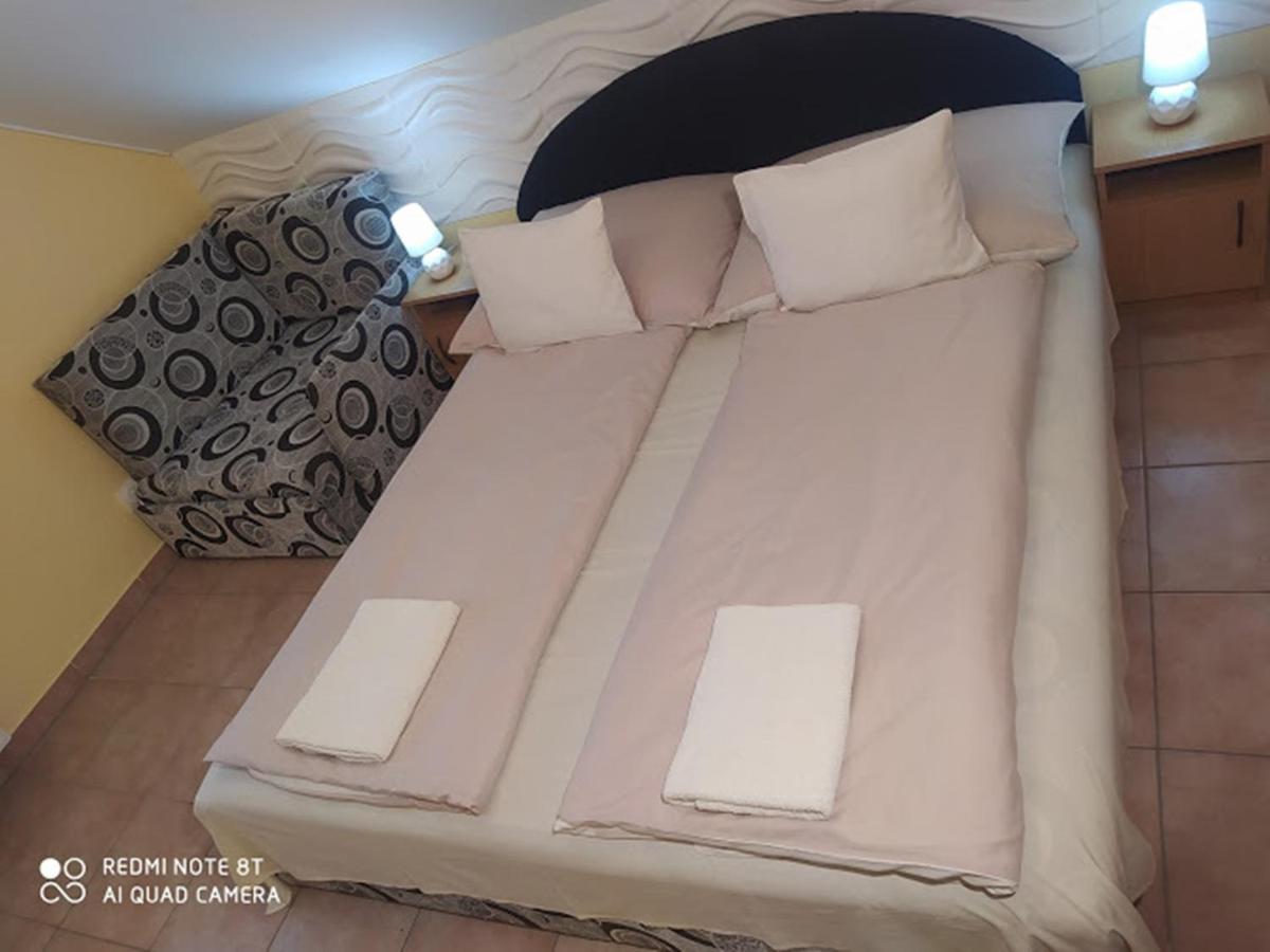 Bazsi Apartman Hajdúszoboszló 外观 照片