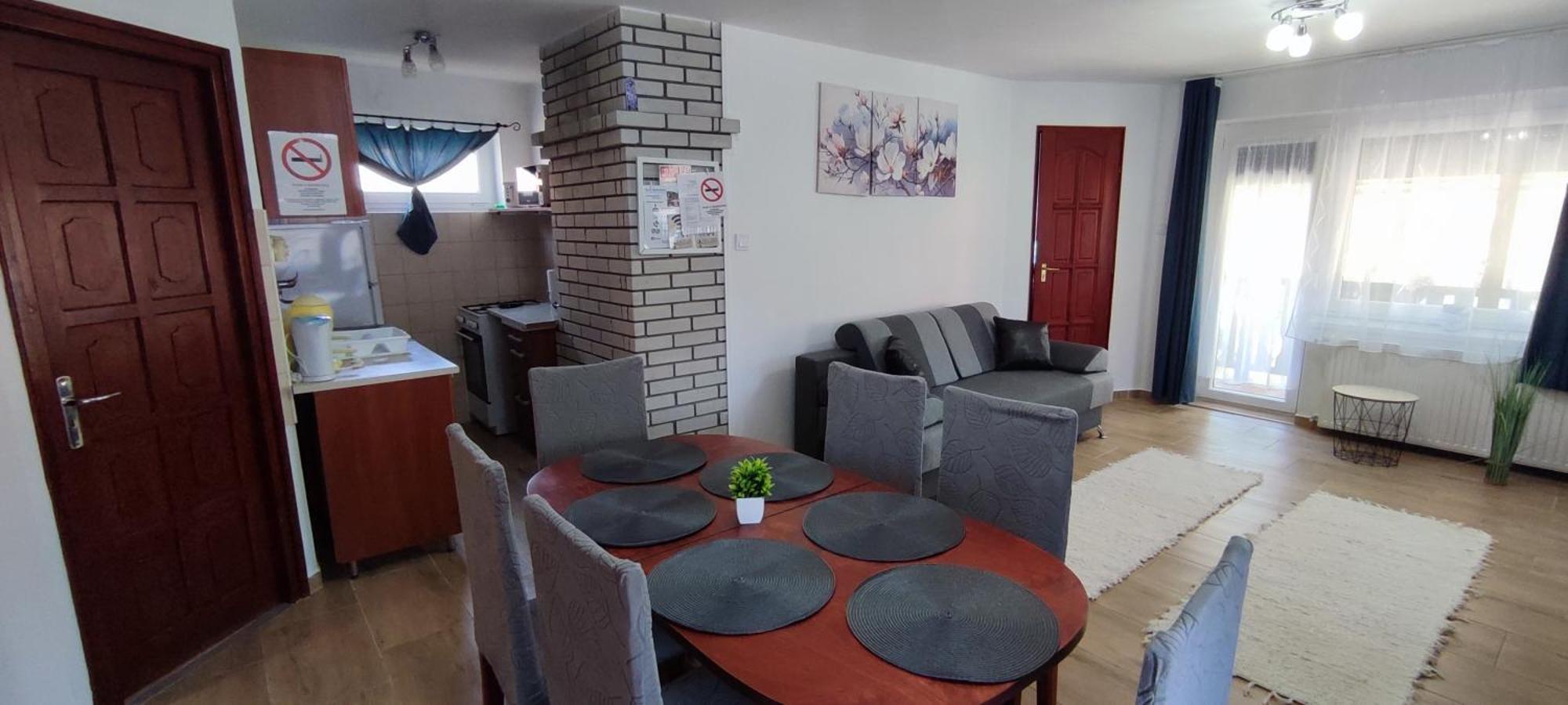 Bazsi Apartman Hajdúszoboszló 外观 照片