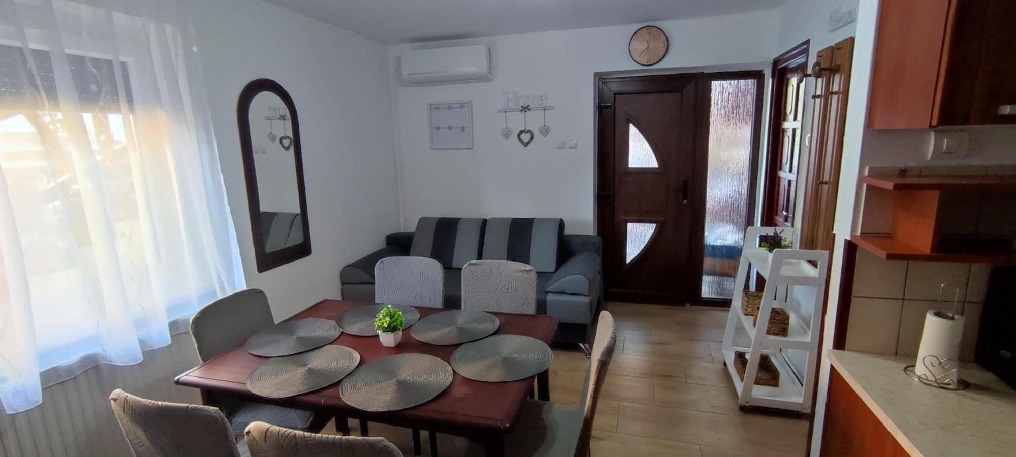 Bazsi Apartman Hajdúszoboszló 外观 照片