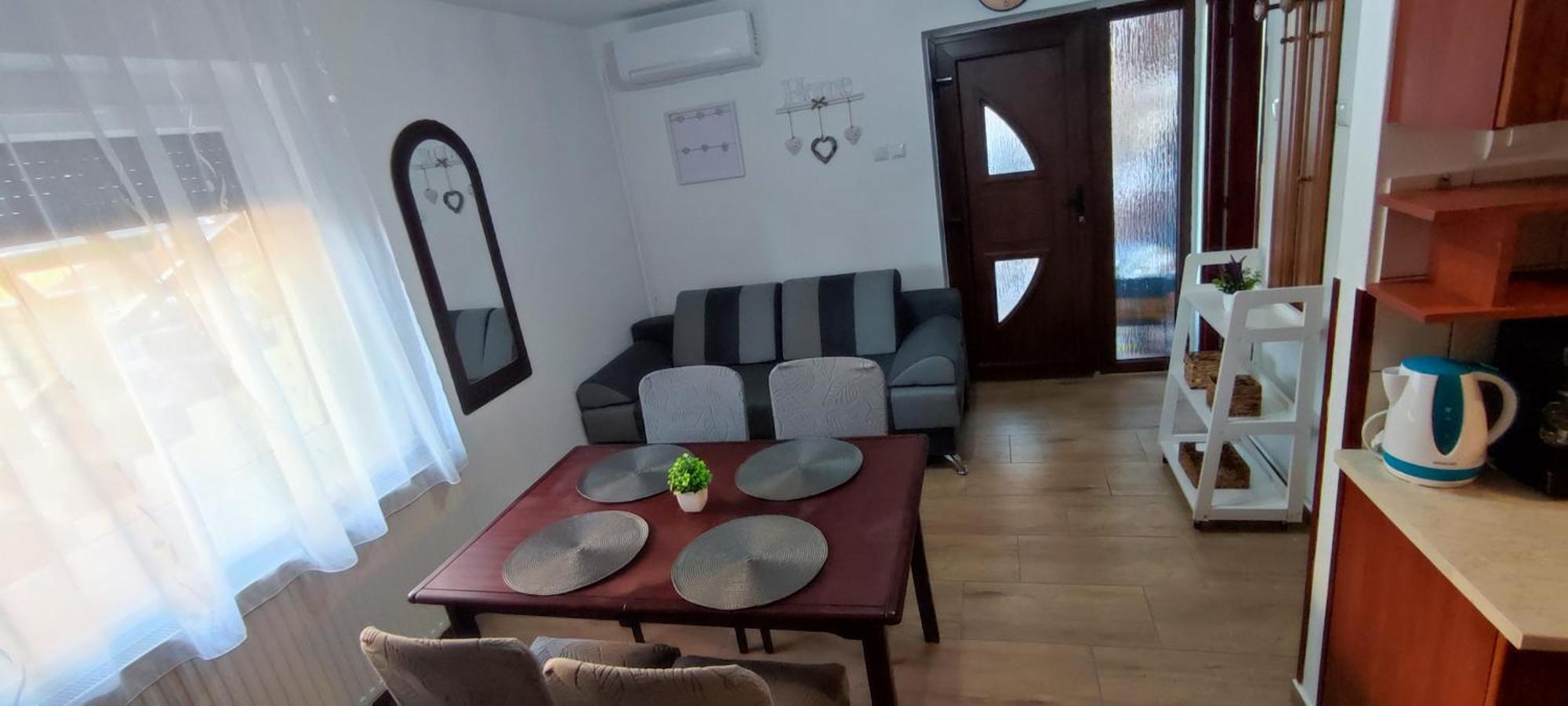 Bazsi Apartman Hajdúszoboszló 外观 照片