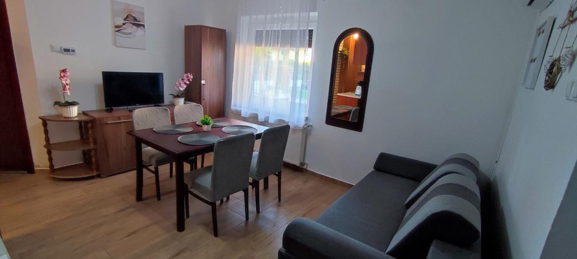 Bazsi Apartman Hajdúszoboszló 外观 照片