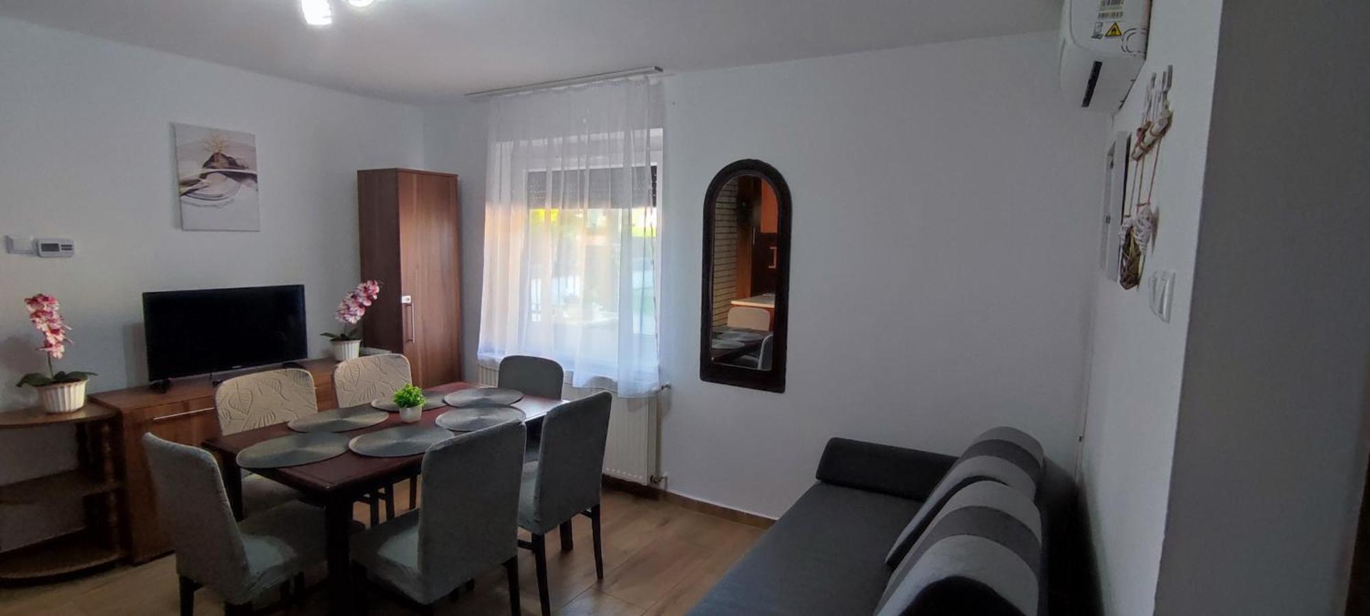 Bazsi Apartman Hajdúszoboszló 外观 照片