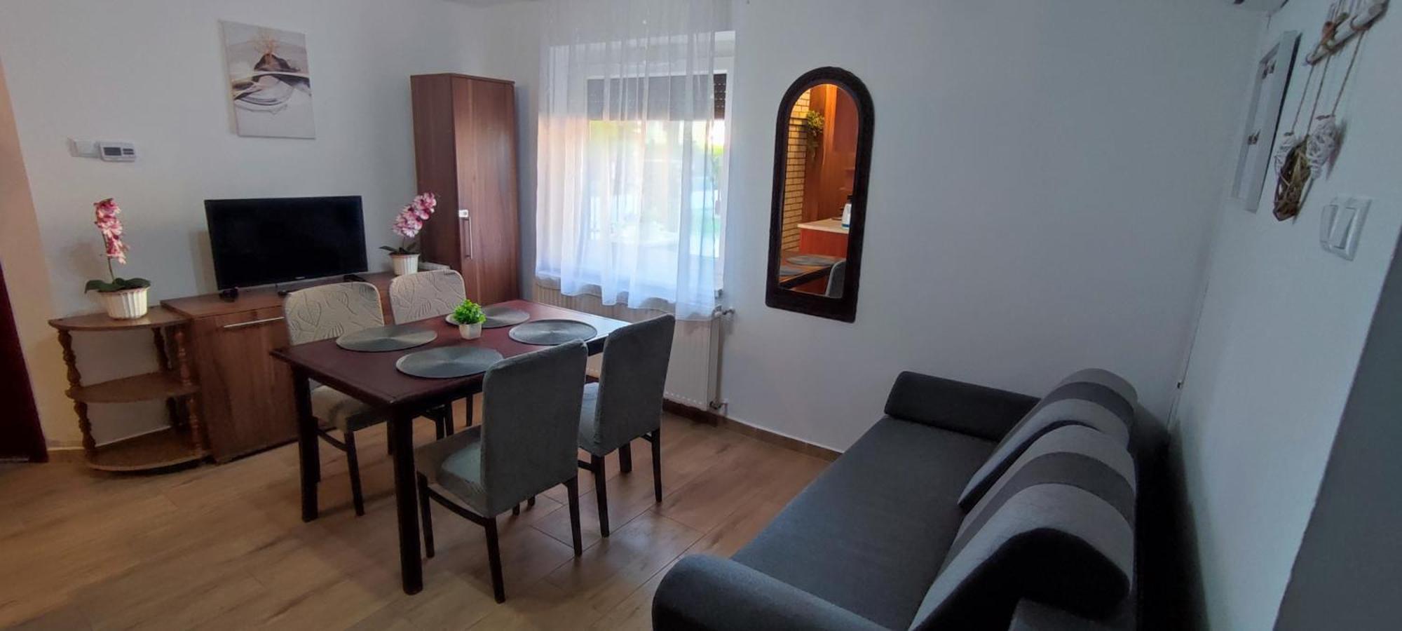 Bazsi Apartman Hajdúszoboszló 外观 照片