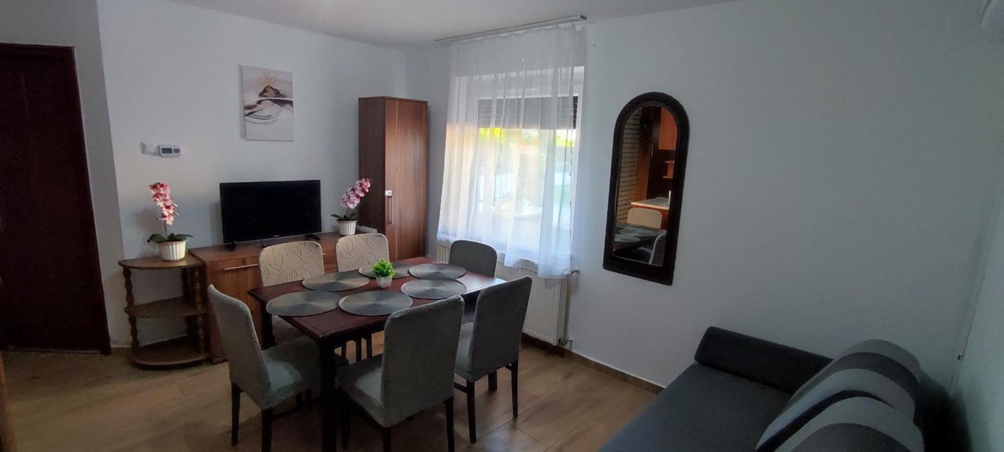 Bazsi Apartman Hajdúszoboszló 外观 照片